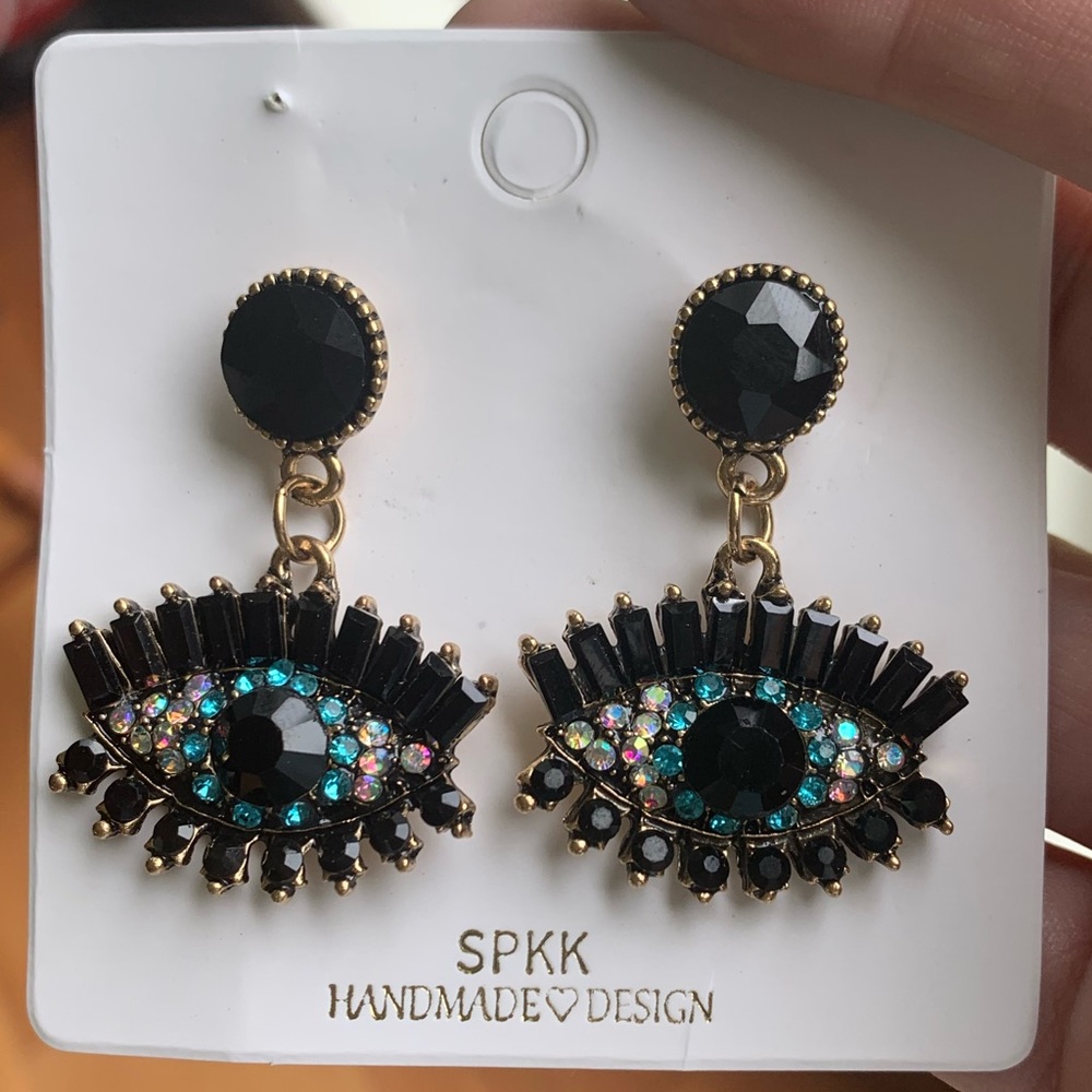 Gorgeous rhinestone eye earrings